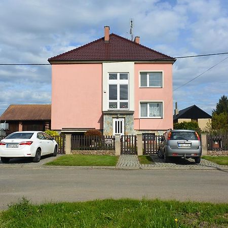 Rodinne Ubytovani - Family Accommodation Kobylice Экстерьер фото