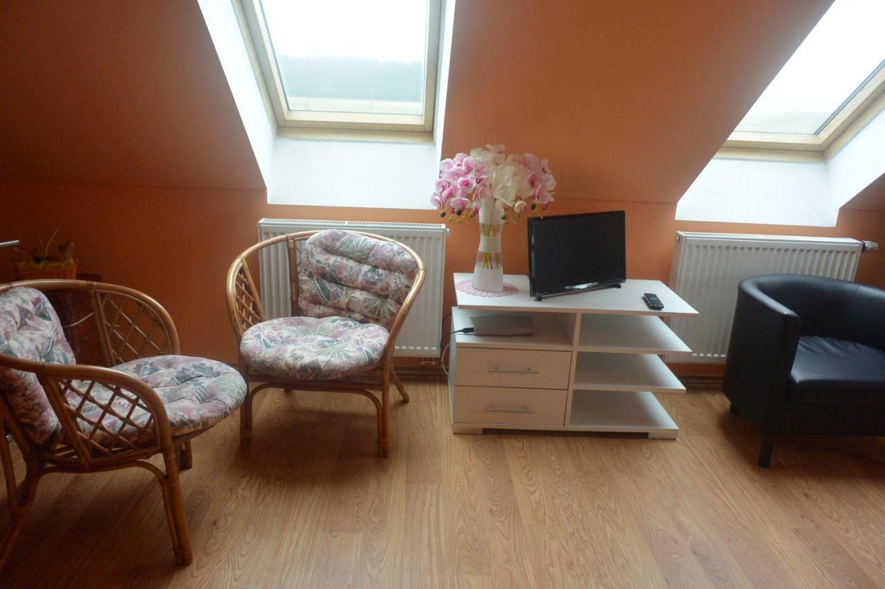 Rodinne Ubytovani - Family Accommodation Kobylice Экстерьер фото
